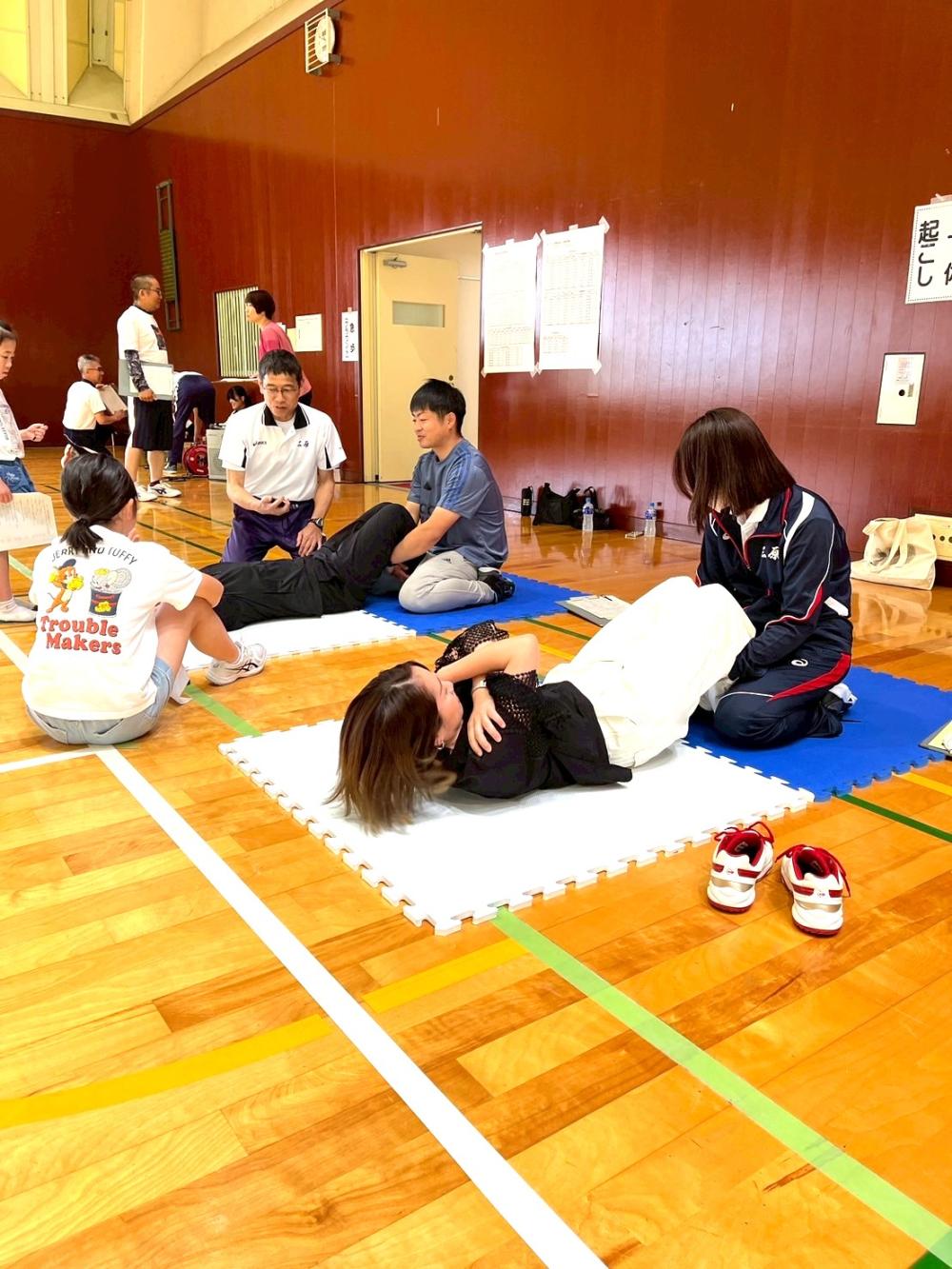 04上体起こし（高）